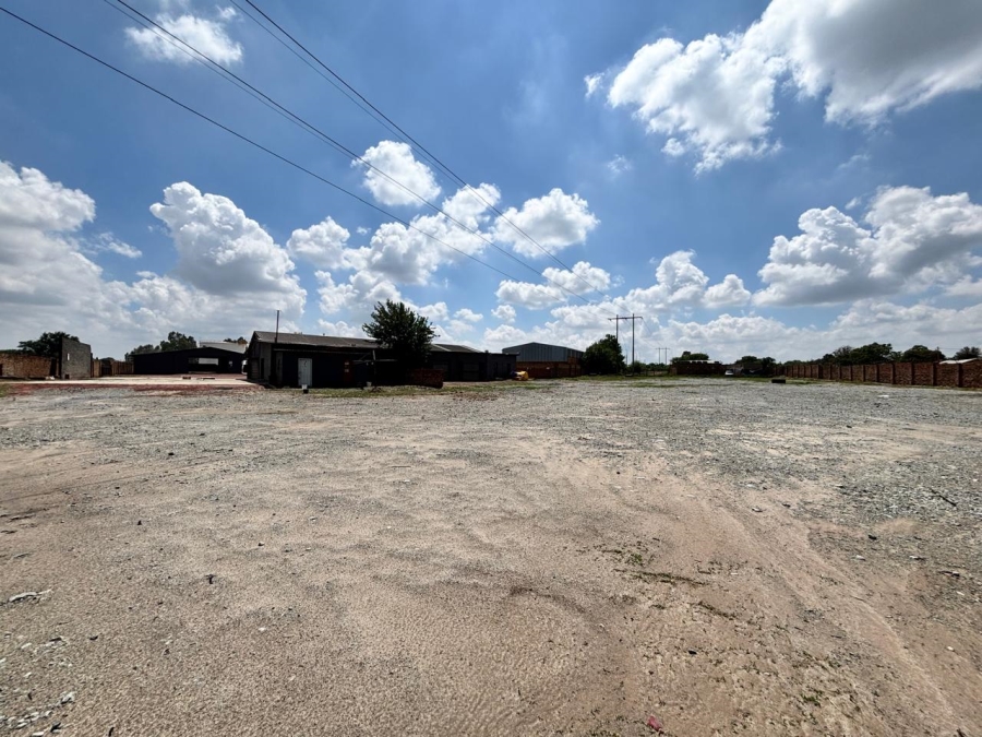 To Let commercial Property for Rent in Klerksdorp Industrial North West